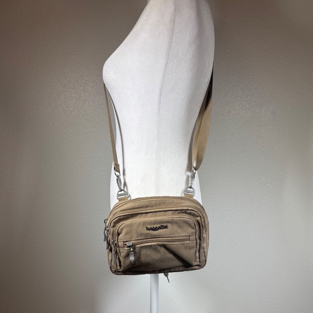 Baggallini Gorpcore Tan Khaki Nylon Crossbody Bag Small Travel Organizer Waist